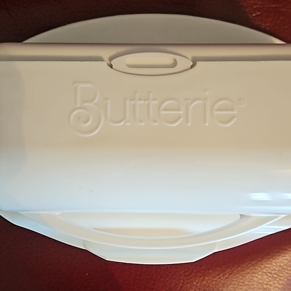 Kitchen concepts, White Butter Dish - Picture 6 of 7